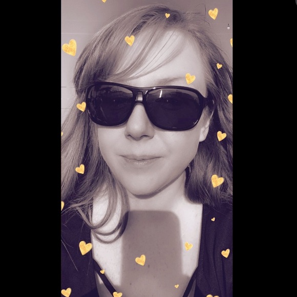 Meet your Posher, Ashley - Picture 1 of 1